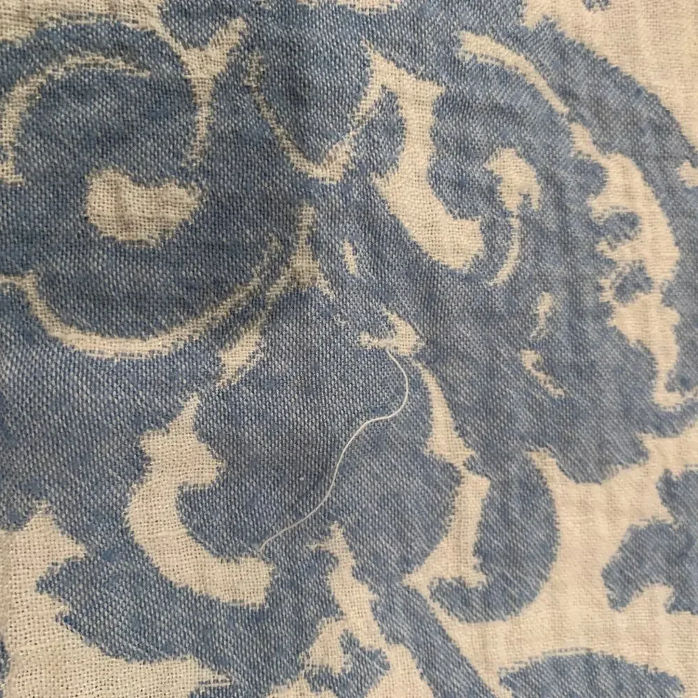 Pottery Barn Jacquard Medallion Duvet Cover w/ Two Standard Shams | Full/Queen - Picture 4 of 16